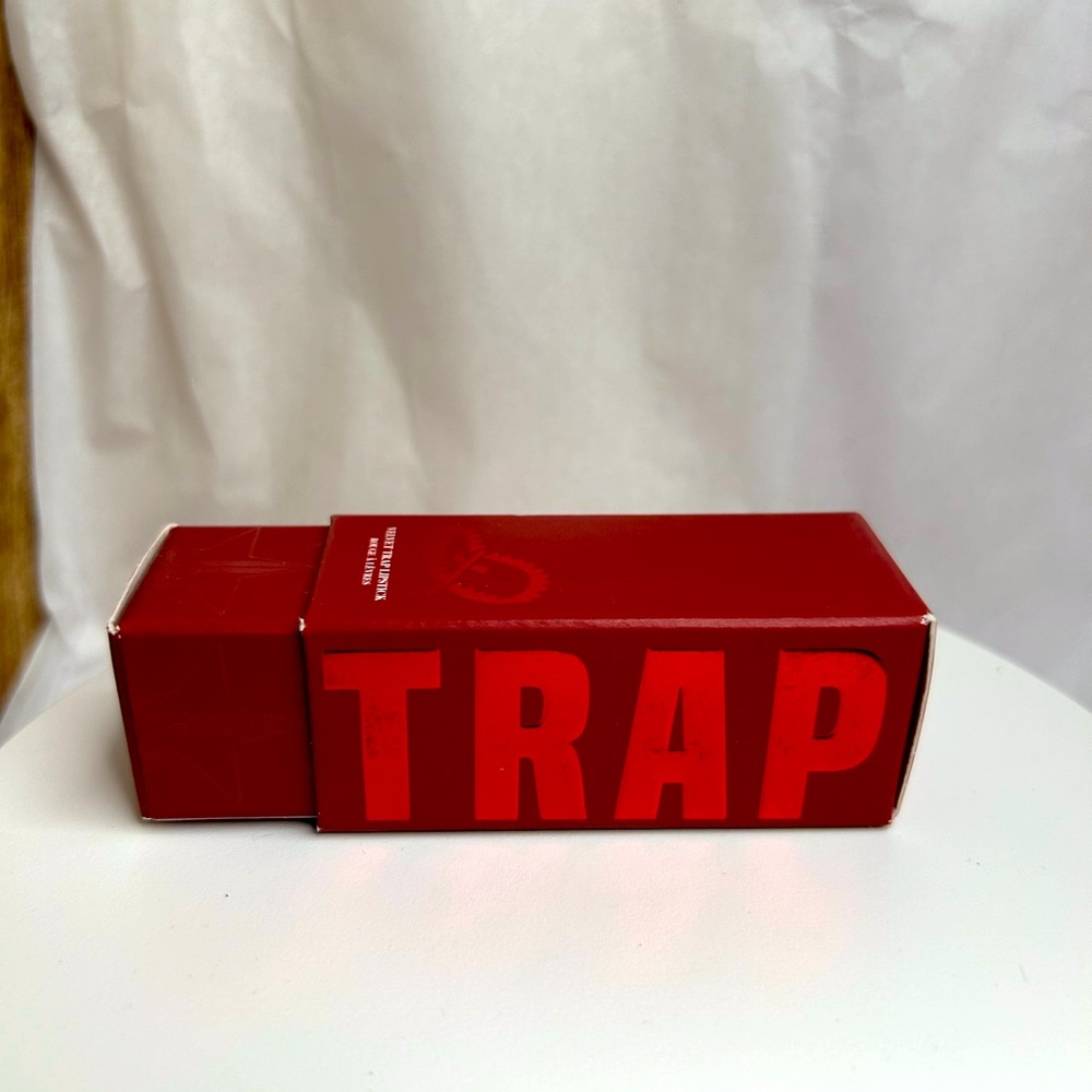 Jeffree Star velvet trap lipstick New in box